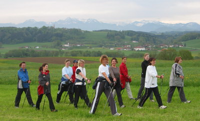 Wir bieten Nordic Walking und gefhrte Wanderungen